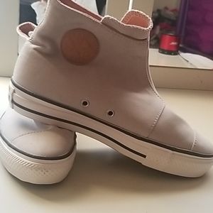 NWOT Beige Converse high tops
